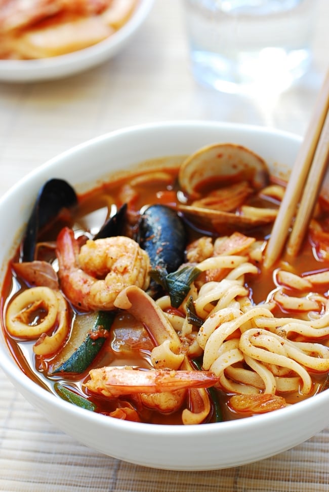 Nongshim Neoguri Udon Spicy Seafood Noodles